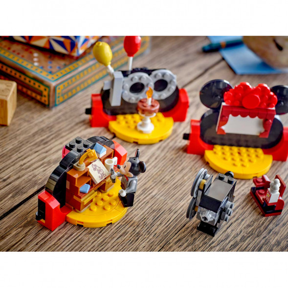 Конструктор LEGO Disney 40600 Празднование 100-летия Дисней в Новороссийске