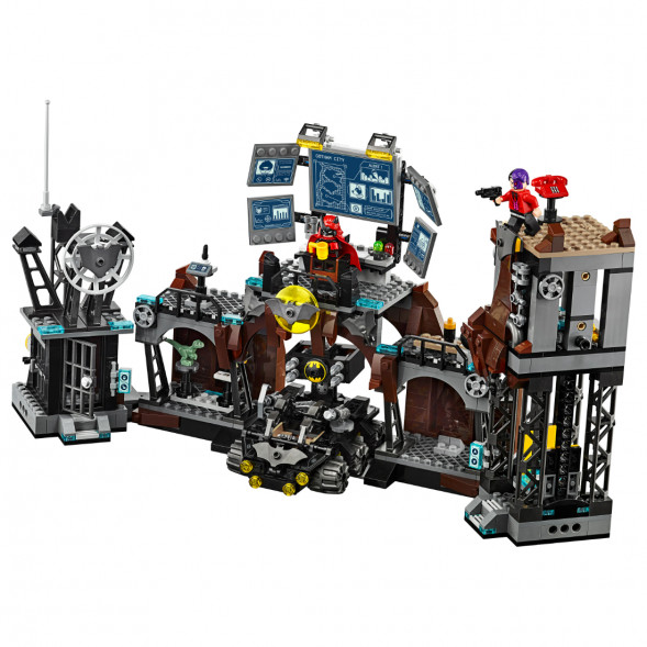 Конструктор LEGO Super Heroes 76122 Вторжение Глиноликого в бэт-пещеру в Новороссийске