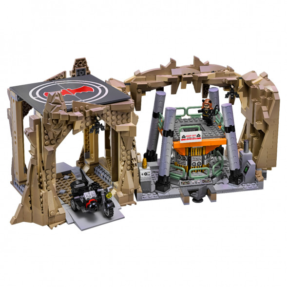 Конструктор LEGO Коллекционные наборы 76052 Логово Бэтмена в Новороссийске