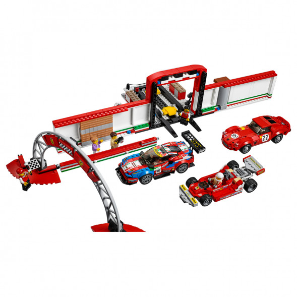 Конструктор LEGO Speed Champions 75889 Гараж Ferrari в Новороссийске
